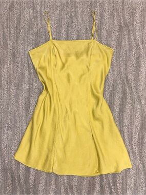 VTG Victoria’s Secret 100% Silk Yellow Mini Slip Dress Fairy Y2K Women’s Sz M